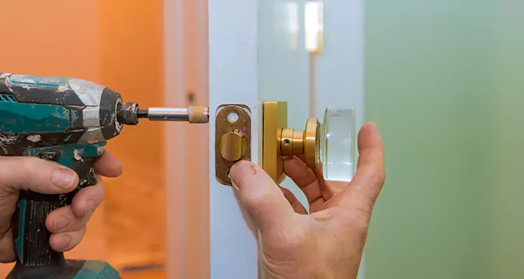 Broken Door Knob Fix in Gainesville, FL