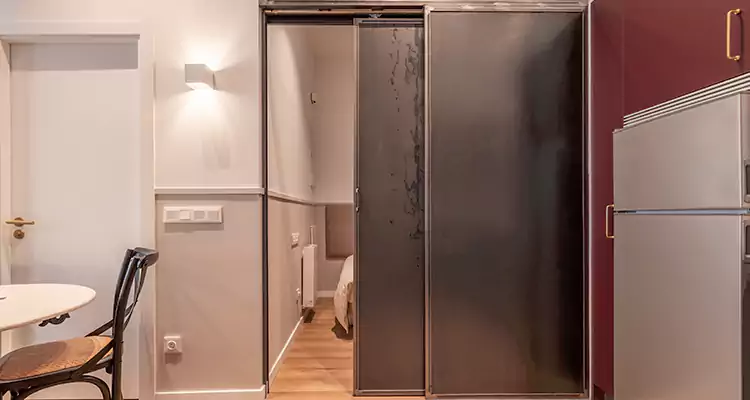 We Fix Closet Sliding Door in Gainesville, FL 